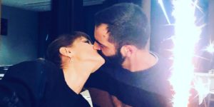 Bacio tra Alessandra Amoroso e Stefano