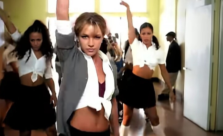 Britney Spears - Baby one more time