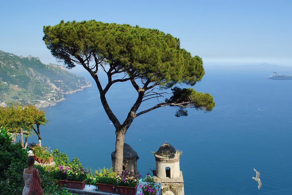Costiera Amalfitana, boom di presenze turistiche e rischio annus horribilis per la circolazione