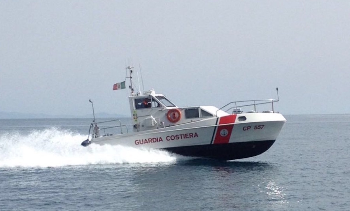 Amalfi, la Guardia Costiera salva due feriti in mare