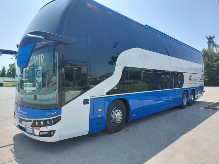 Busitalia Campania - Autobus bipiano Beulas Jewel Salerno