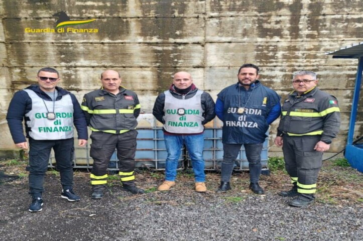 Salerno, la GdF dona oltre 1.500 litri di gasolio ai Vigili del Fuoco