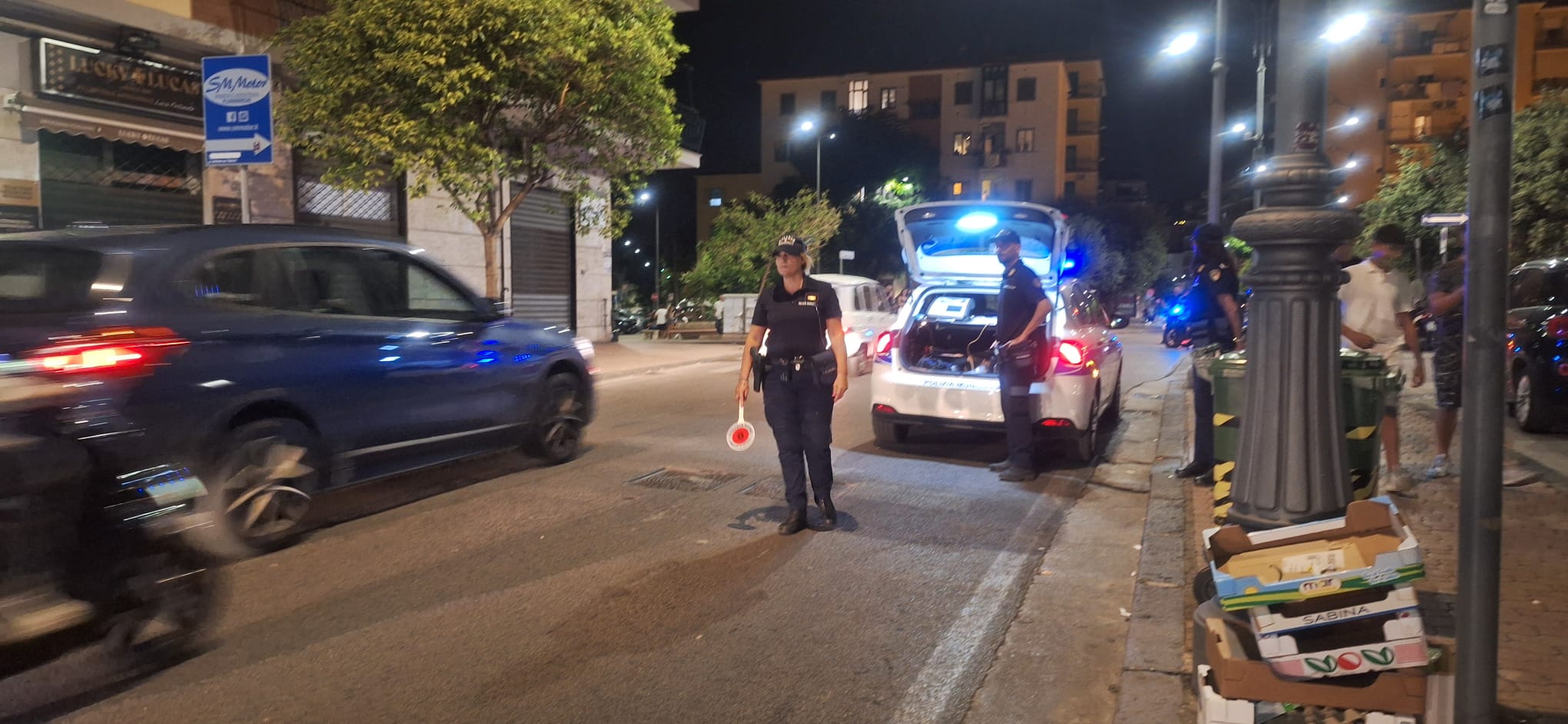 Salerno, controlli della municipale in Piazza Amendola e sul lungomare Trieste