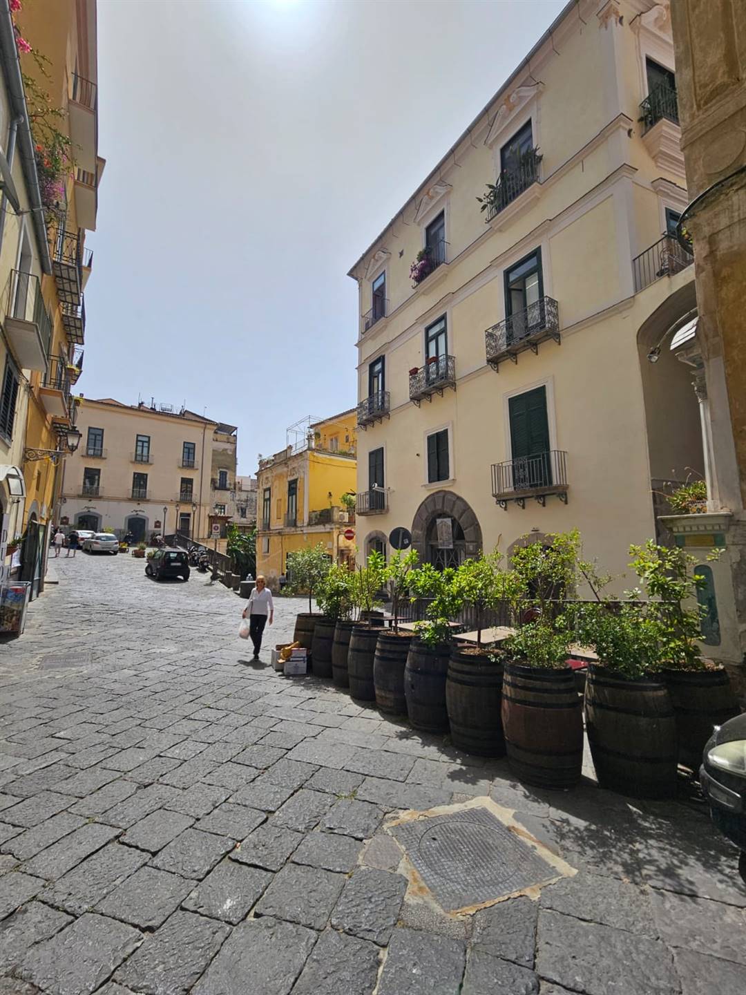 Salerno, casa vacanza svaligiata in pieno giorno nel centro storico