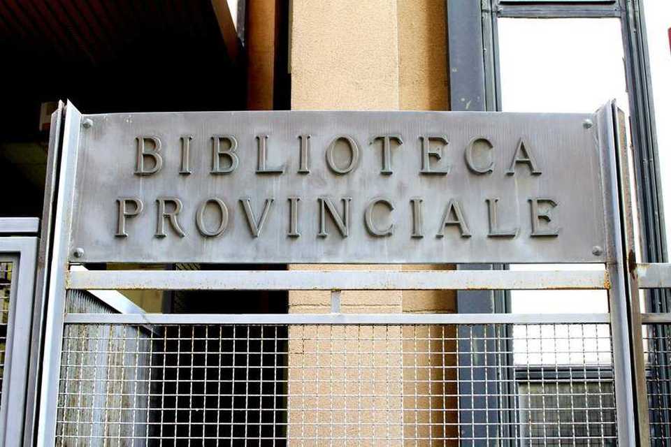 Salerno, nuovi orari per la Biblioteca Provinciale in via Laspro: aperta fino alle 19:30