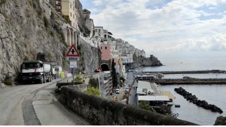 Maltempo Campania, ANAS: circolazione rallentata sulla SS163 “Amalfitana” a Positano