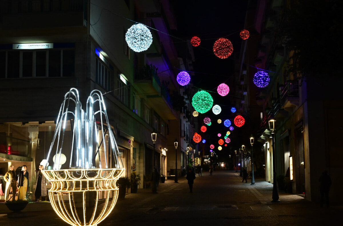 Luci d’Artista 2024 2025: boom di presenze e riapertura del Solarium di Santa Teresa