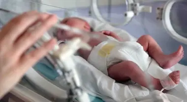 Parto mal gestito al Ruggi: 1 milione di euro ai familiari per danni permanenti alla neonata