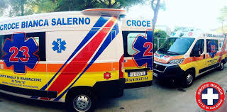 Salerno, perde il controllo della moto e cade: 27enne ferito in via Posidonia