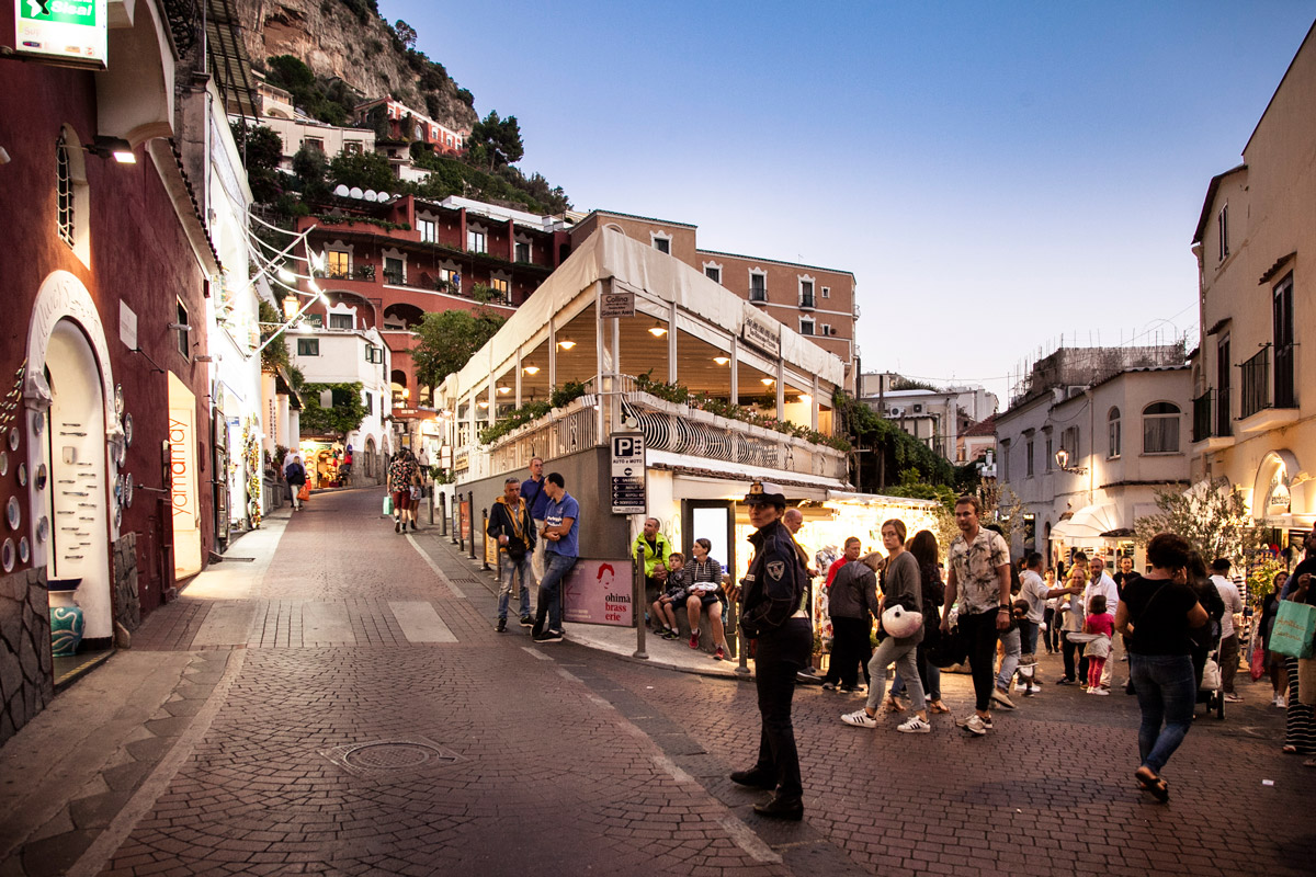 positano sequestrata nota struttura ricettiva indagini su presunti abusi edilizi in zona vincolata da Zon.it positano sequestrata nota struttura ricettiva indagini su presunti abusi edilizi in zona vincolata