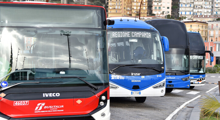 Salerno, trasporti festivi potenziati ma ancora insufficienti: cresce la pressione del turismo