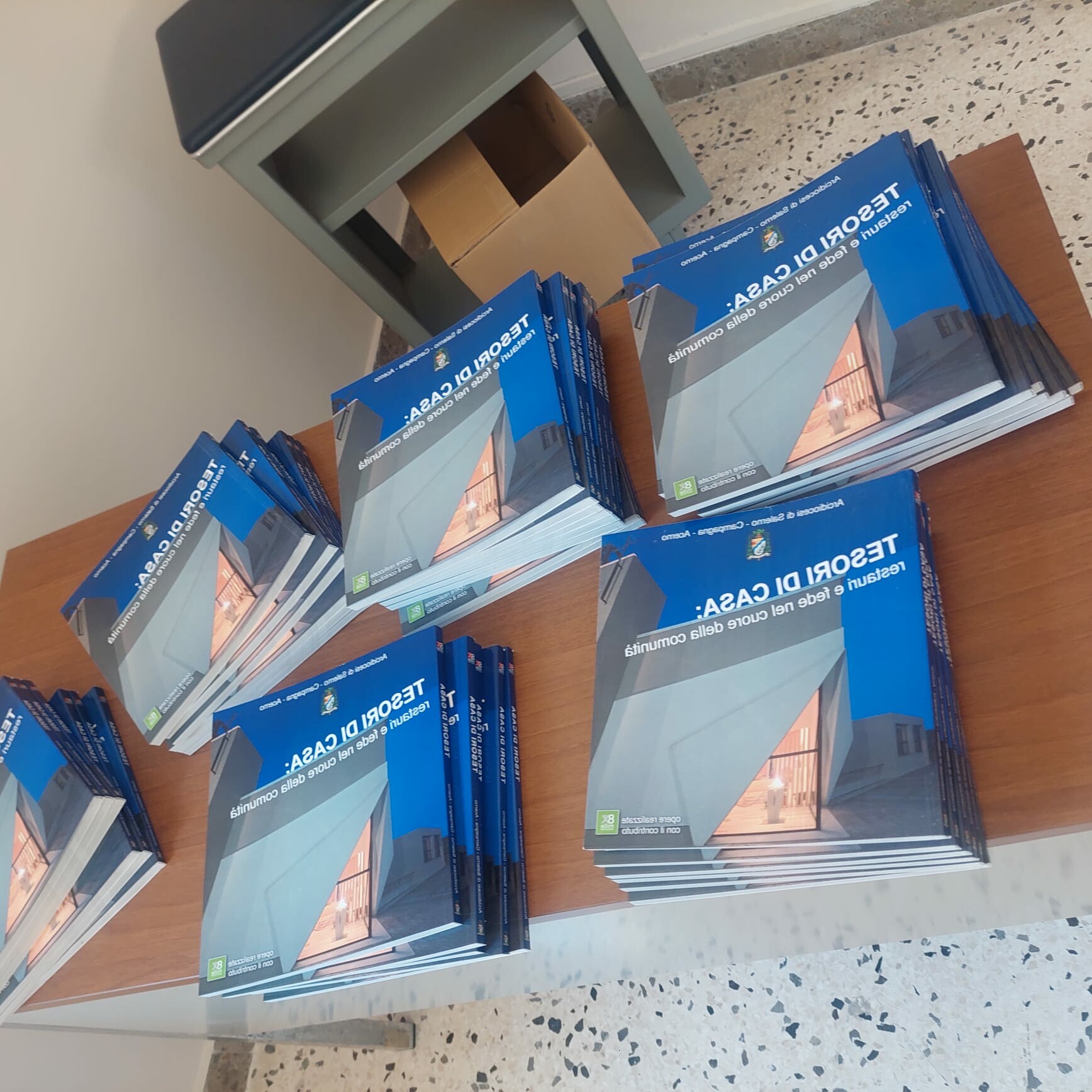 82151000 alla chiesa cattolica presentato il libro tesori di casa al palazzo arcivescovile di salerno