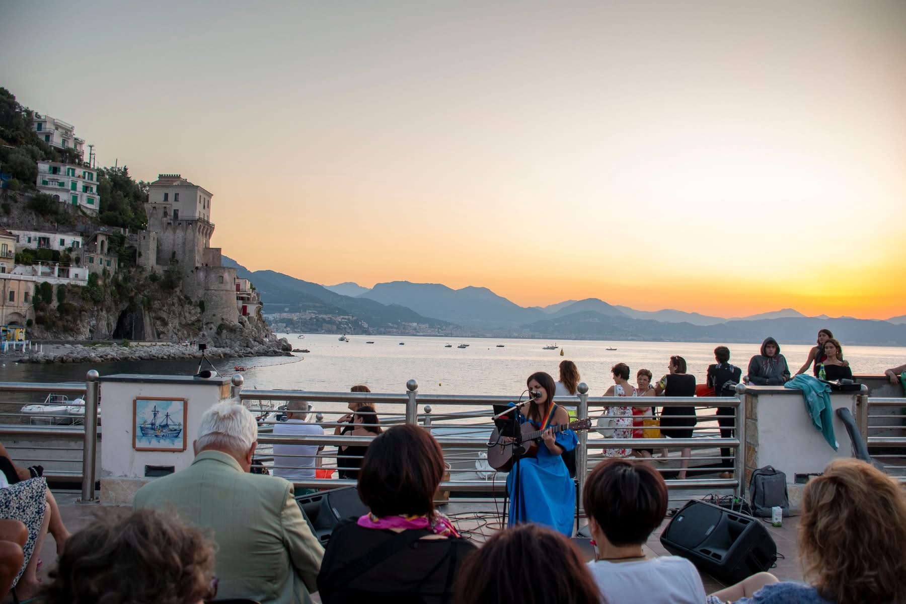 cetara si tinge di blu con le notti azzurre summer edition 2025