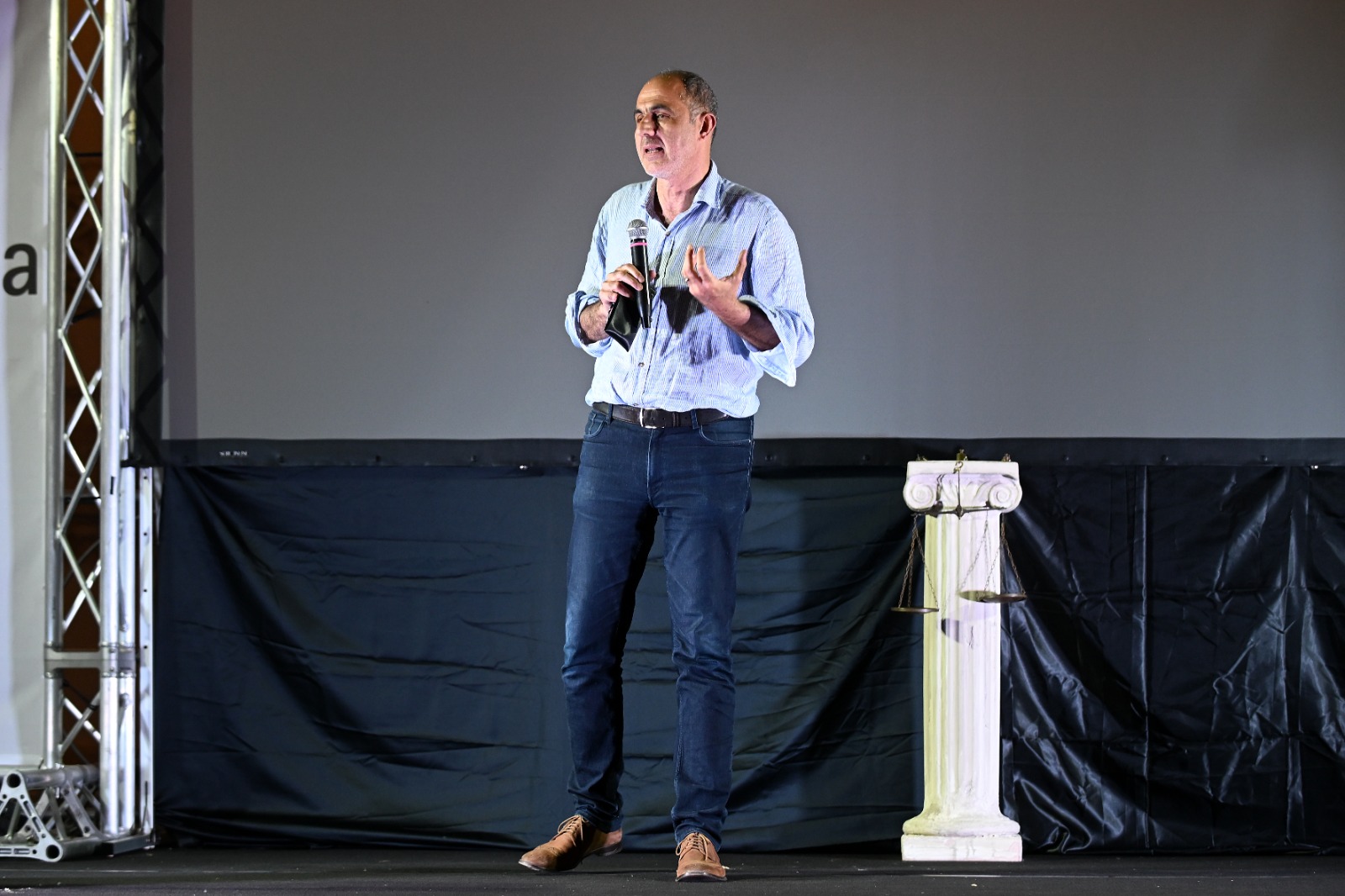 Salerno Letteratura, Gennaro Carillo ospite del #Fuorifestival Salerno Letteratura, Gennaro Carillo ospite del #Fuorifestival