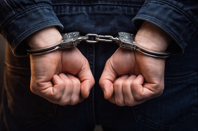 controllo su strada nel cilento due arresti sequestrata un8217arma e munizioni da Zon.it controllo su strada nel cilento due arresti sequestrata un8217arma e munizioni