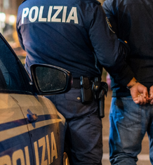 salerno tentano di rubare un8217auto in centro due persone arrestate dalla polizia da Zon.it salerno tentano di rubare un8217auto in centro due persone arrestate dalla polizia