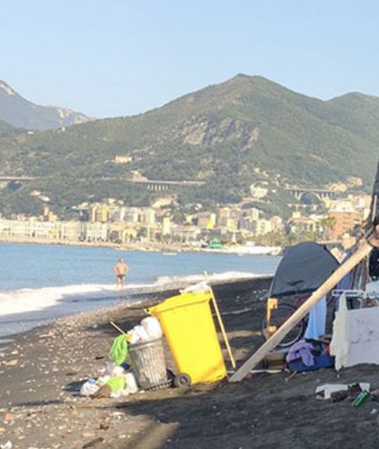 torrione spiaggia occupata abusivamente e trasformata in discarica scatta la denuncia dei residenti da Zon.it torrione spiaggia occupata abusivamente e trasformata in discarica scatta la denuncia dei residenti