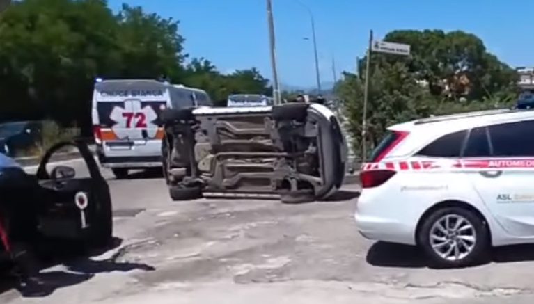 auto si ribalta a pagliarone attimi di paura ma nessun ferito da Zon.it auto si ribalta a pagliarone attimi di paura ma nessun ferito