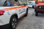 Un'auto della Polizia Municipale di Baronissi e un fuoristrada dei Vigili del Fuoco in via De Santis ad Antessano, frazione di Baronissi